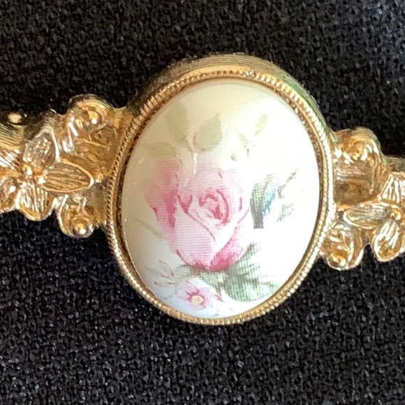 Bar Brooch- with rose - Picture 5 of 5
